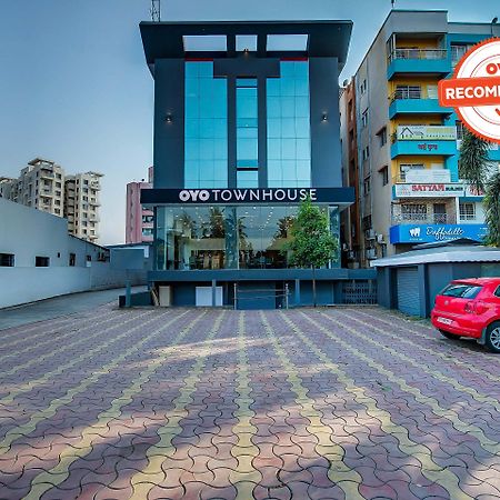 Oyo Townhouse 048 Hadapsar Hotel Phursungi Exterior foto