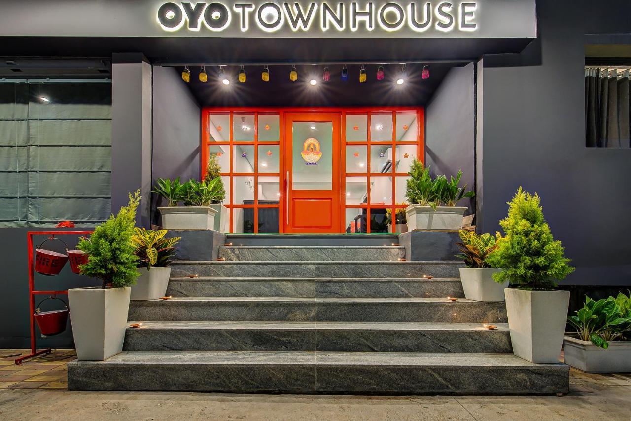 Oyo Townhouse 048 Hadapsar Hotel Phursungi Exterior foto